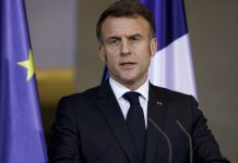 Macron vuole vietare l’acquisto on-line di coltelli sotto i 15 anni