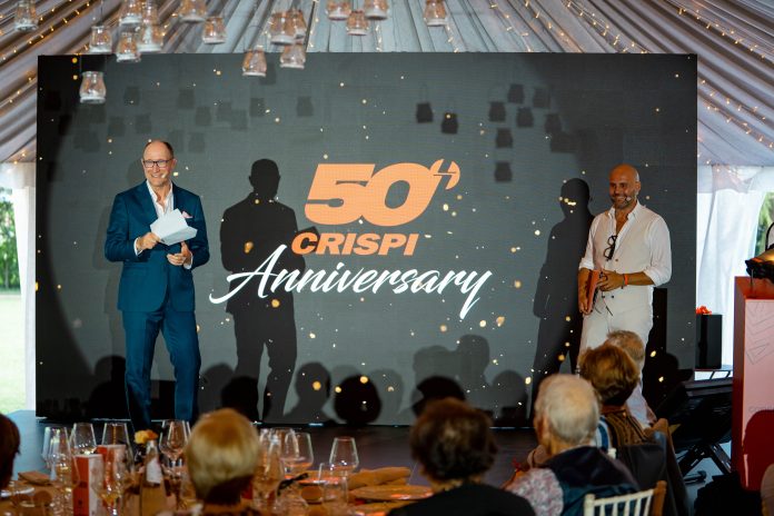 FOTO 166 Luca Sarnataro (a sinistra) e Federico Marcolin durante i festeggiamenti per i 50 anni di Crispi